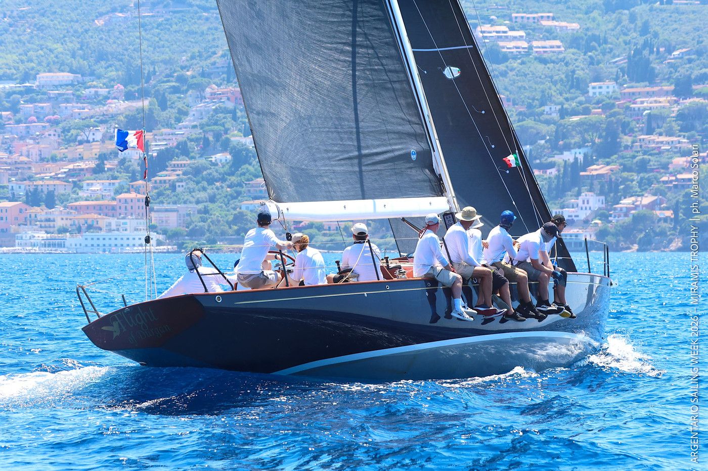 Vento ideal e duelos entre lendas marcam primeiro dia da Argentario Sailing Week