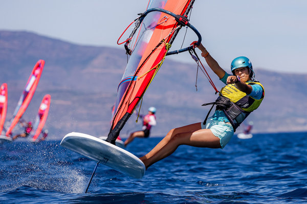 Frotas Ouro elevam a disputa no Mundial Juvenil e Júnior de iQFOiL na Costa Brava